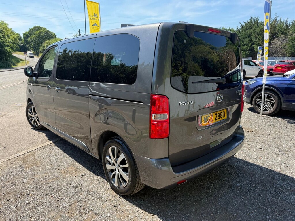 Toyota Verso 2.0D Family Medium Mpv Mwb Euro 6 Ss Grey #5