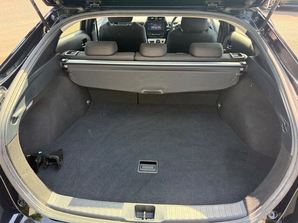 Toyota Prius Vvt-i Active Silver #9