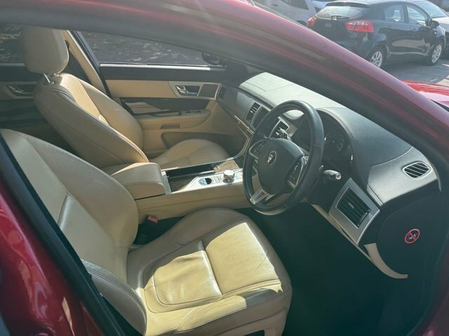 Jaguar XF Estate FP15MZX Red #6