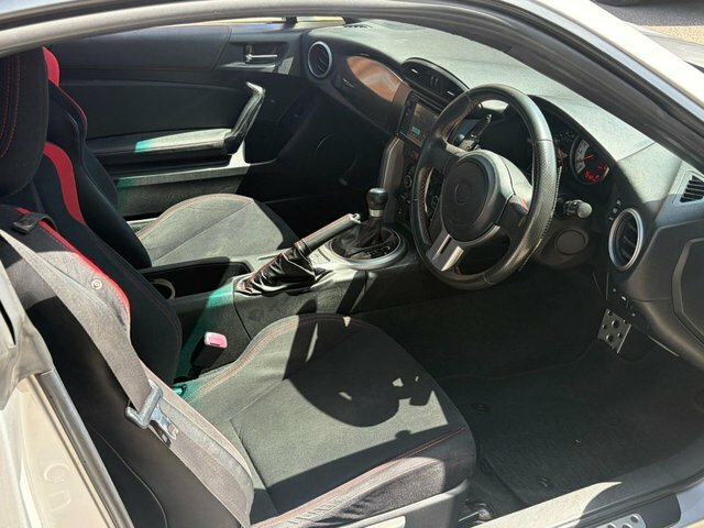 Toyota GT86 Coupe Silver #5