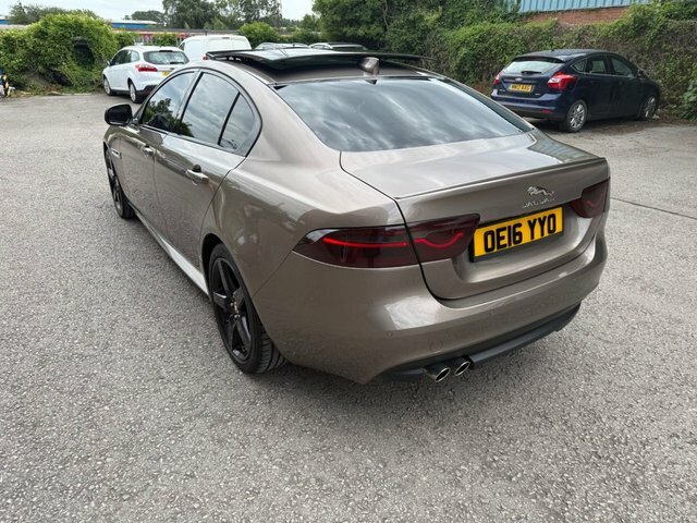 Jaguar XE Saloon Brown #4