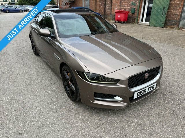 Jaguar XE Saloon Brown