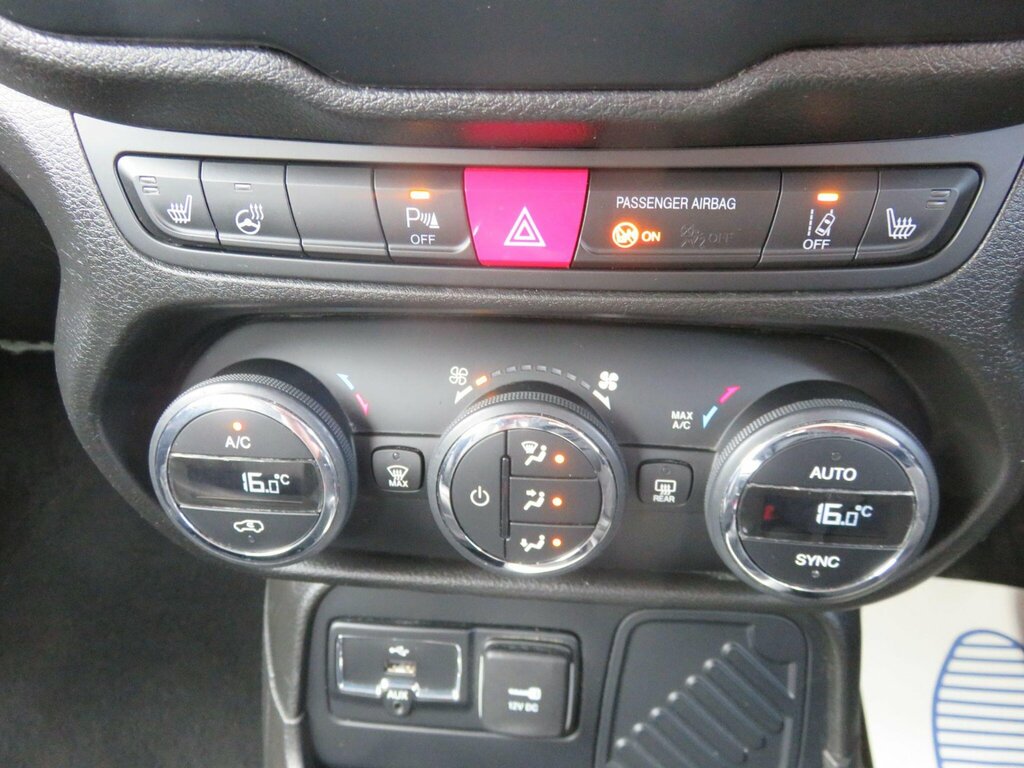 Jeep Renegade 1L Longitude Black #32