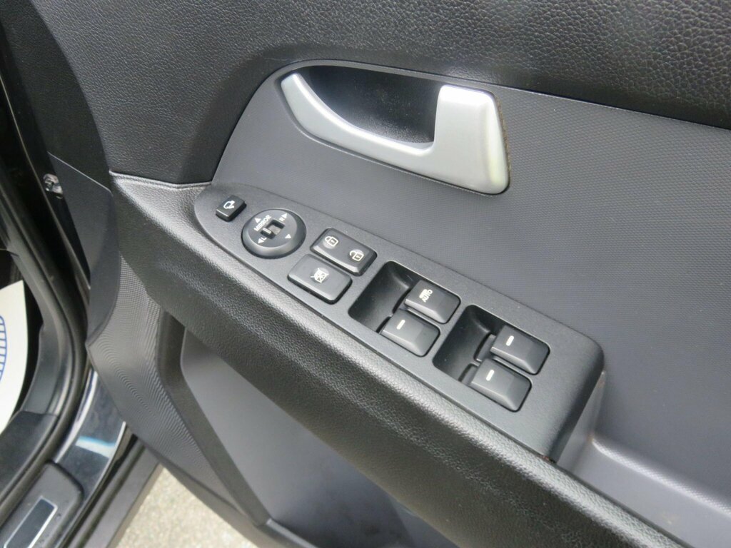 Kia Sportage 2 White #28