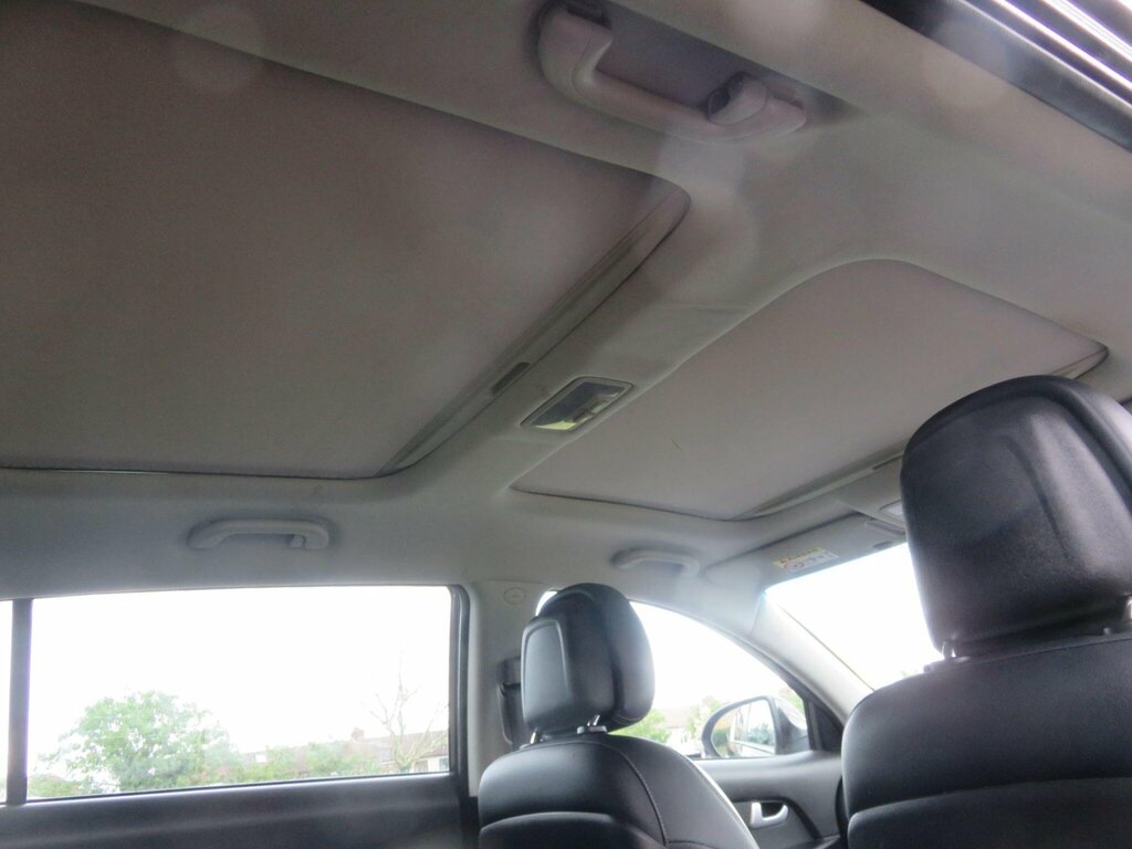 Kia Sportage 2 White #25