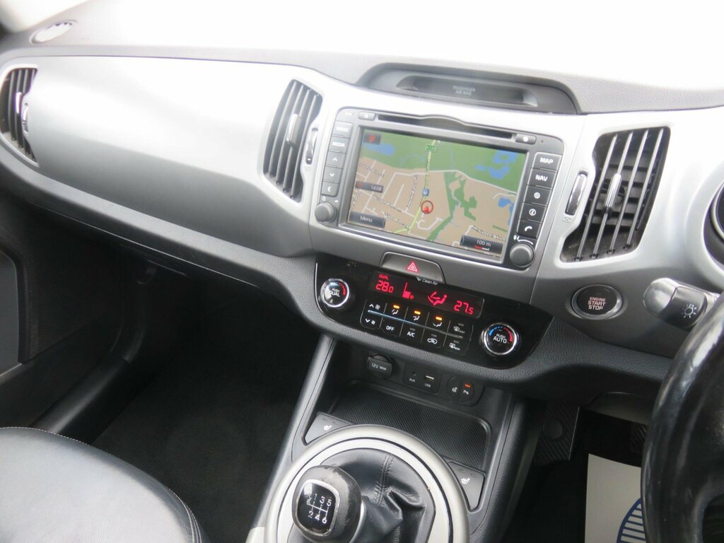 Kia Sportage 2 White #35