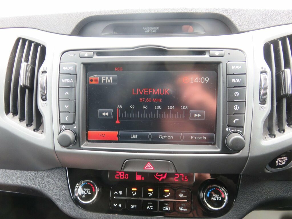 Kia Sportage 2 White #36