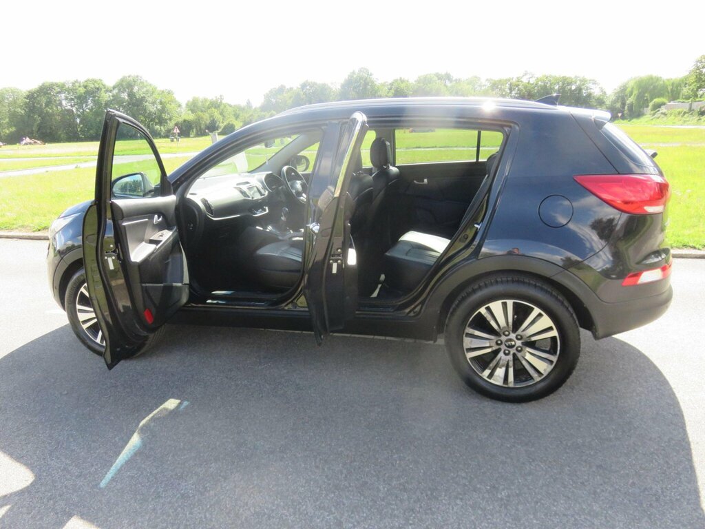 Kia Sportage 2 White #19