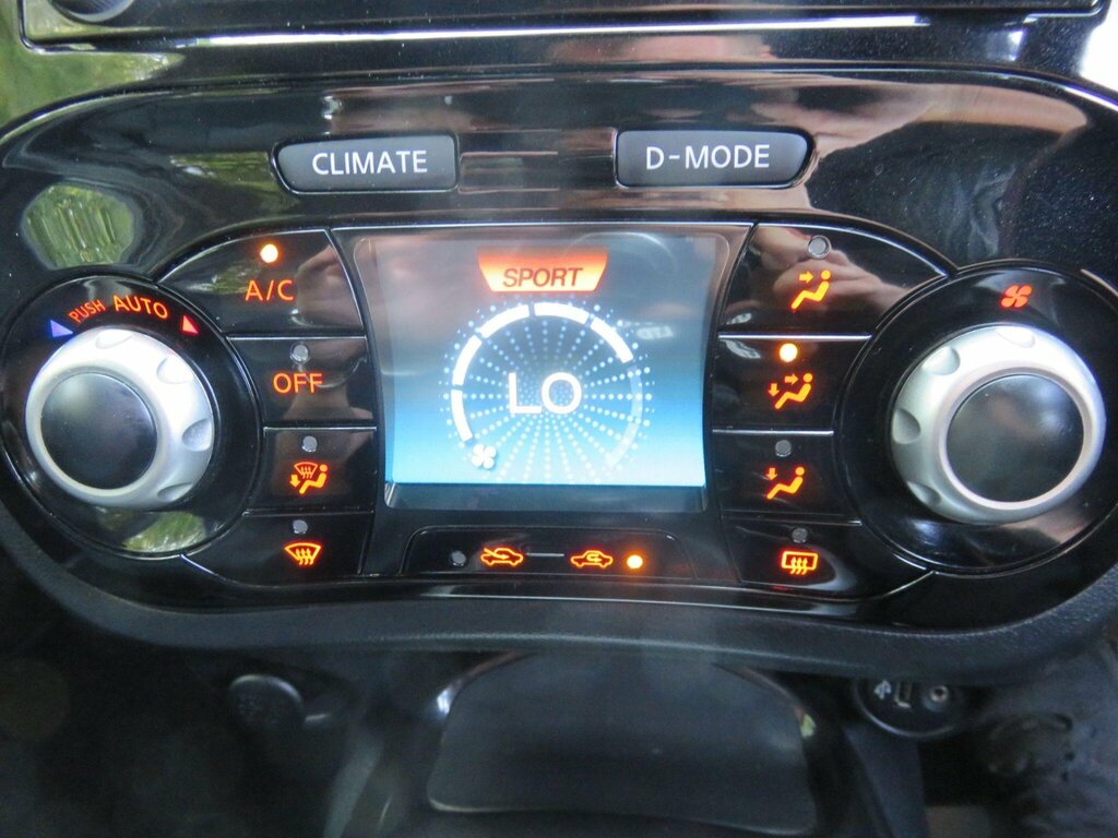 Nissan Juke 1.2 N-connecta Dig-t 115 Bhp White #29