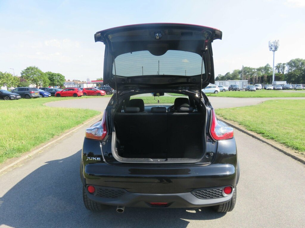 Nissan Juke 1.2 N-connecta Dig-t 115 Bhp White #18