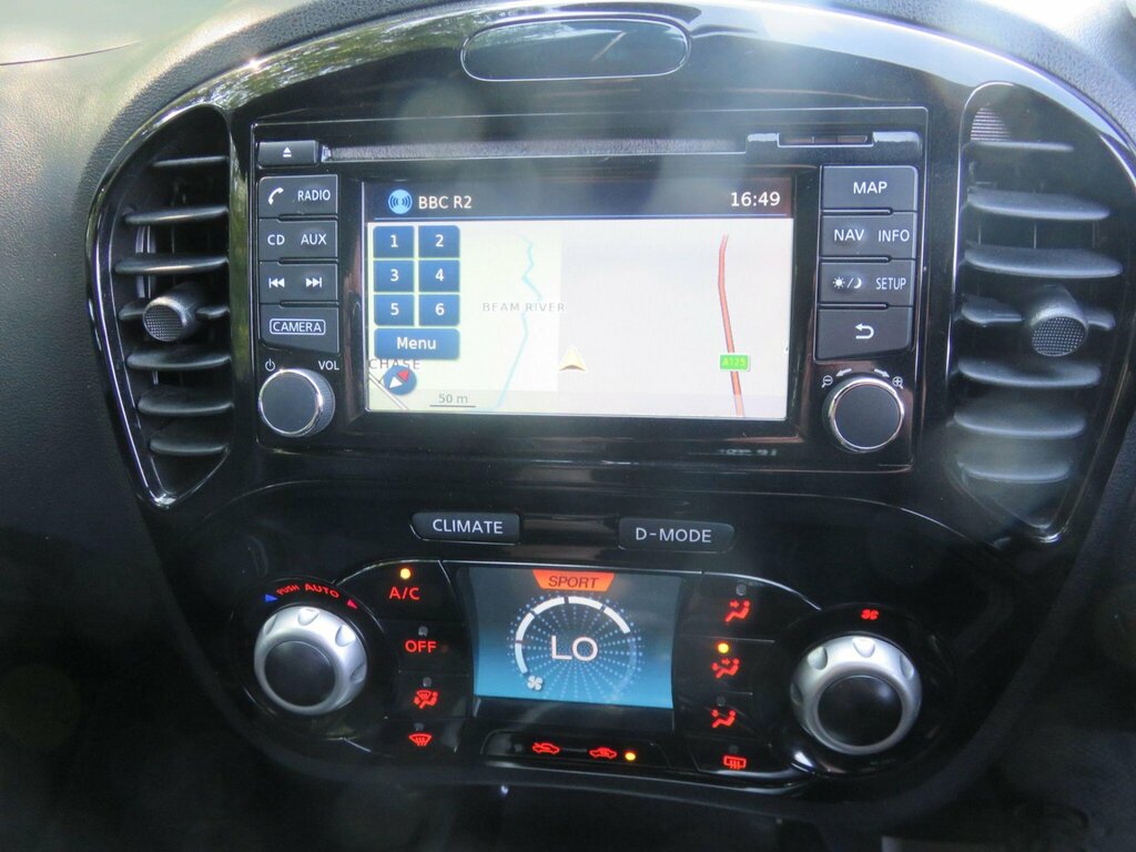 Nissan Juke 1.2 N-connecta Dig-t 115 Bhp White #25