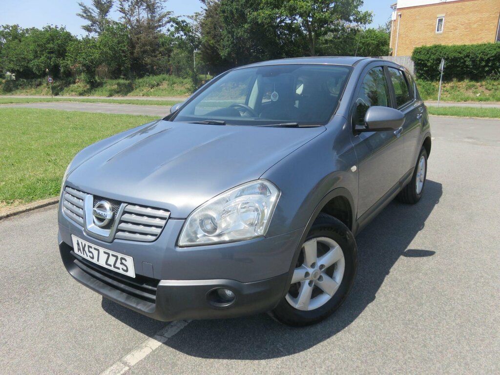 Nissan Qashqai Hatchback Grey #1