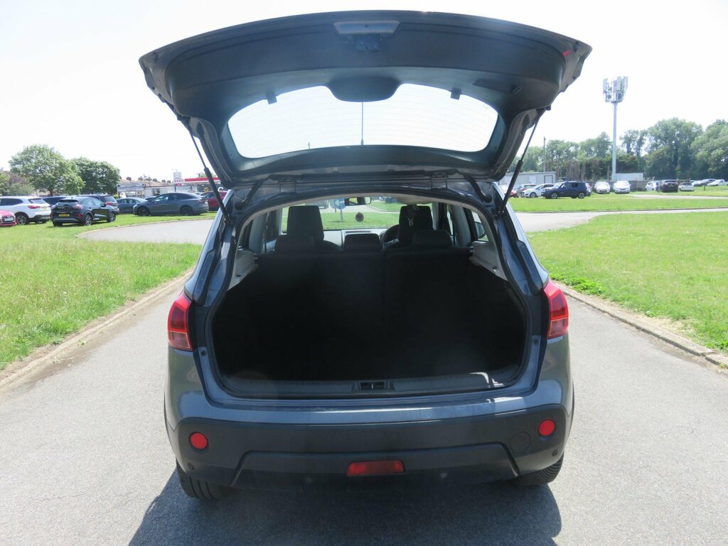 Nissan Qashqai Hatchback Grey #18