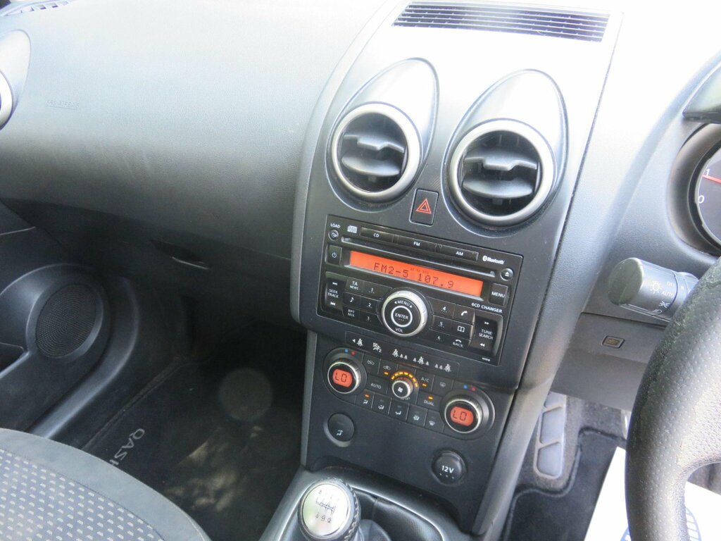 Nissan Qashqai Hatchback Grey #23