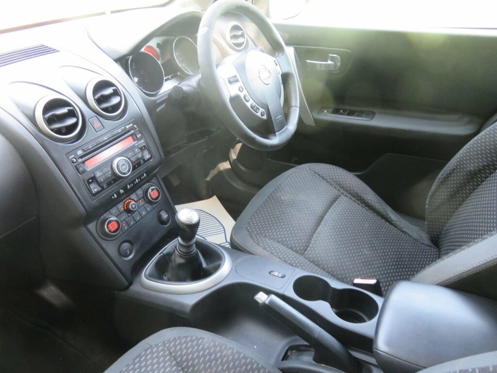 Nissan Qashqai Hatchback Grey #31