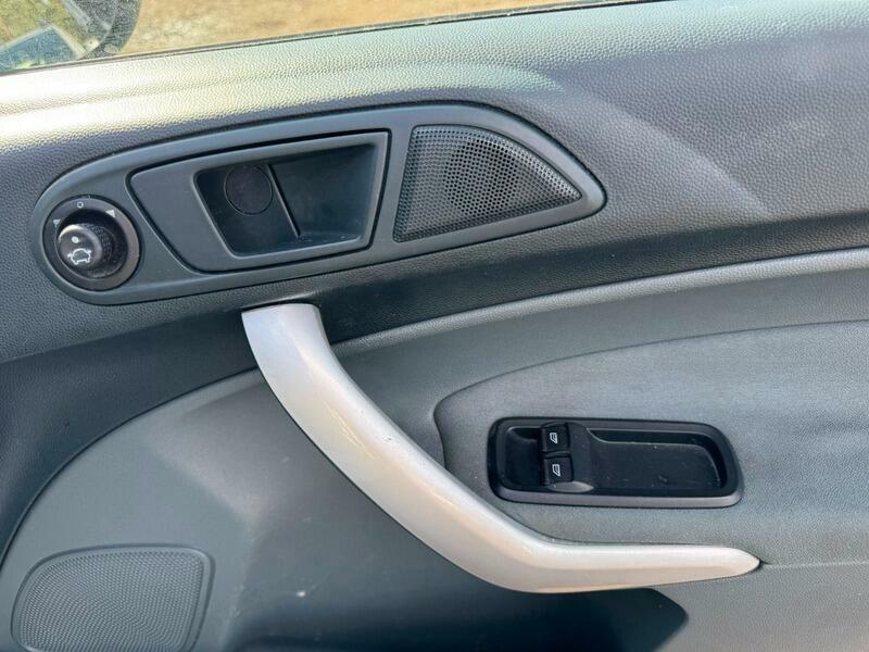 Ford Fiesta 1.25 Zetec Silver #12