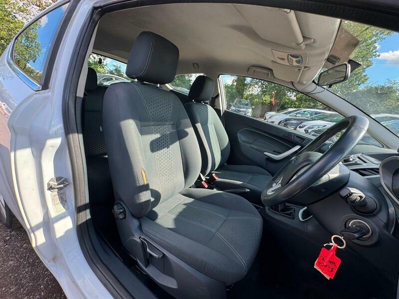Ford Fiesta 1.25 Zetec Silver #10