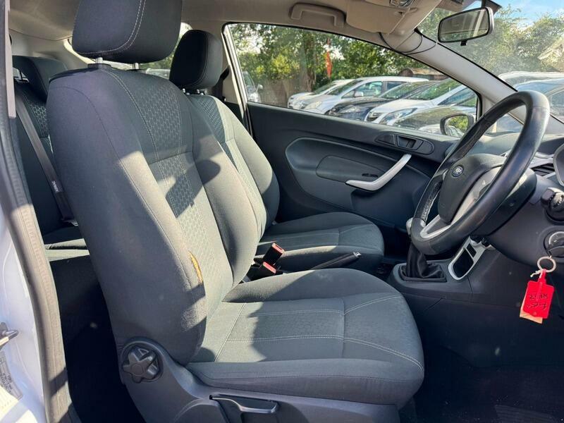 Ford Fiesta 1.25 Zetec Silver #9