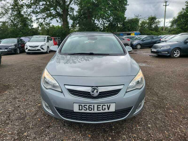 Vauxhall Astra 1.4 16V Exclusiv Euro 5 Silver #2