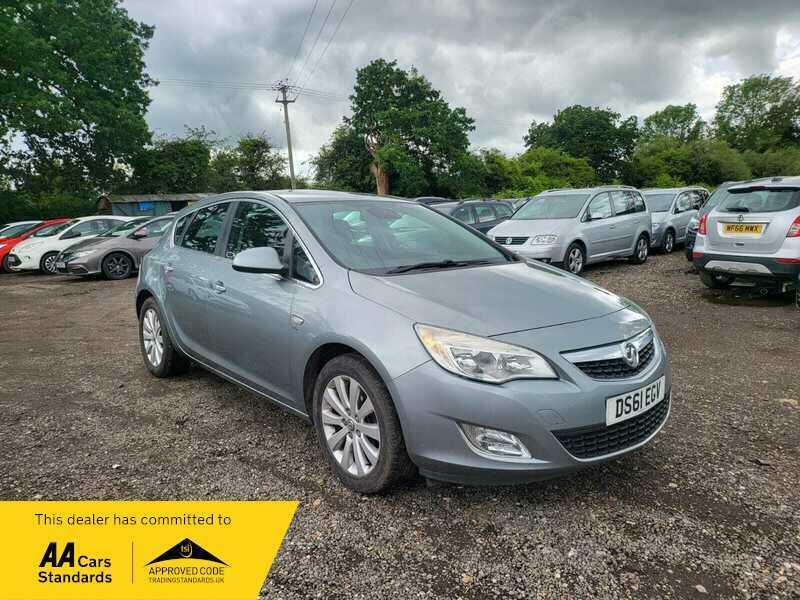 Vauxhall Astra 1.4 16V Exclusiv Euro 5 Silver #1