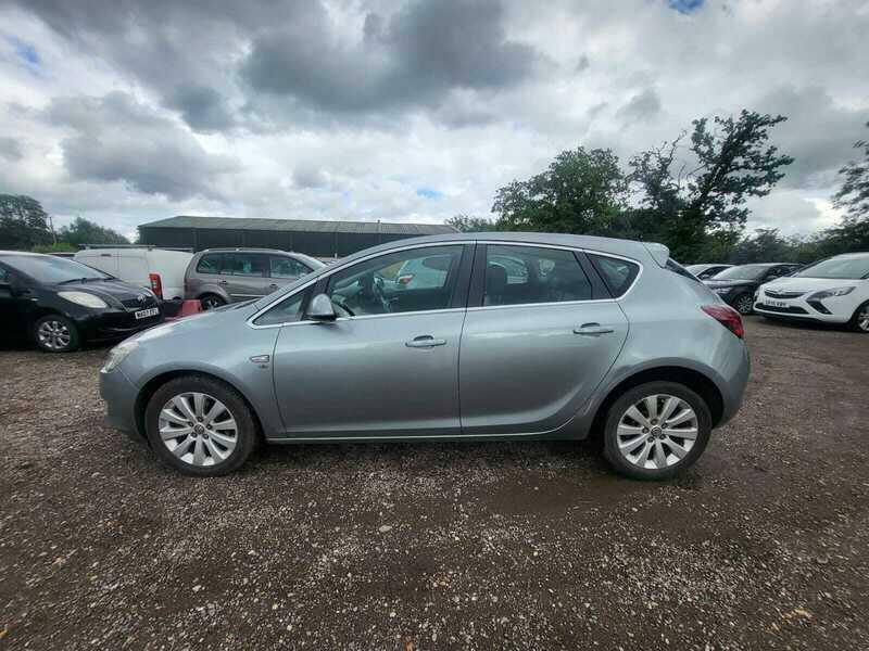 Vauxhall Astra 1.4 16V Exclusiv Euro 5 Silver #4