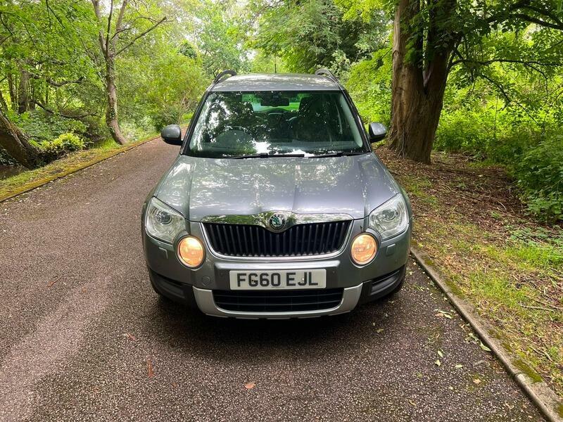 Skoda Yeti 2.0 Tdi Elegance Dsg 4Wd Euro 5 Grey #2