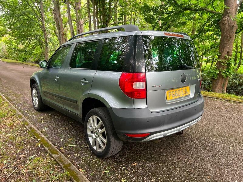 Skoda Yeti 2.0 Tdi Elegance Dsg 4Wd Euro 5 FG60EJL Grey #5