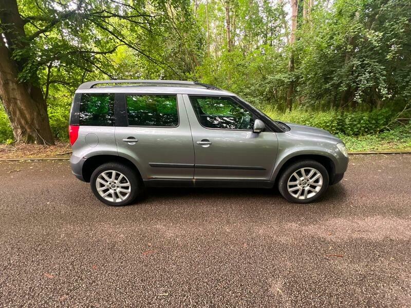 Skoda Yeti 2.0 Tdi Elegance Dsg 4Wd Euro 5 Grey #5