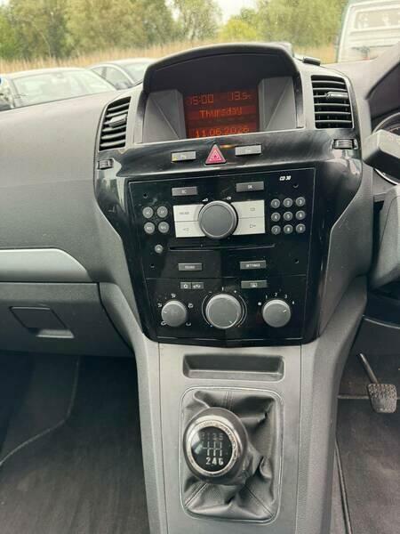 Vauxhall Zafira #16