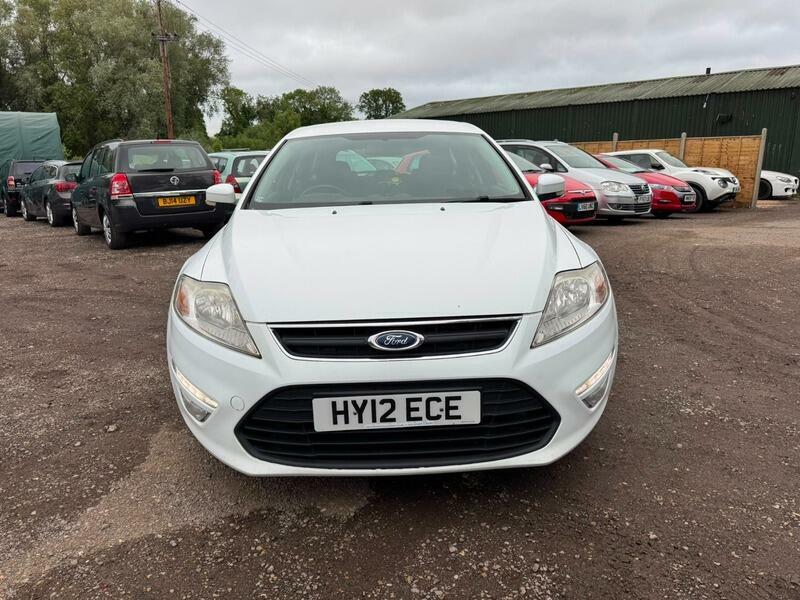 Ford Mondeo Zetec White #2