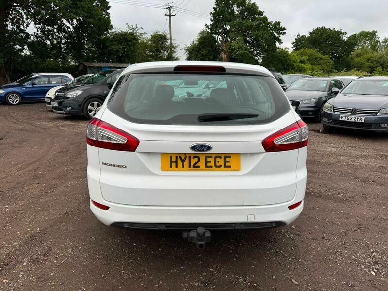 Ford Mondeo Zetec White #6