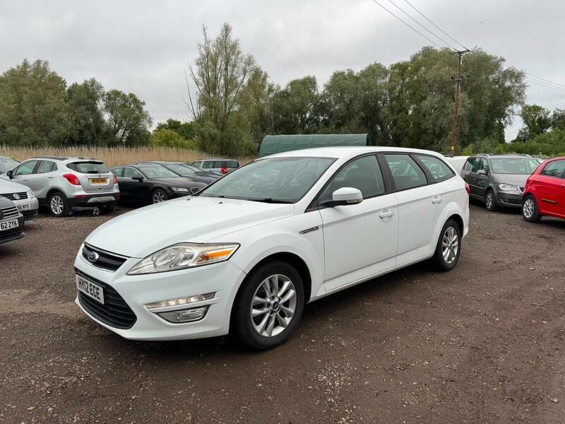 Ford Mondeo Zetec White #3