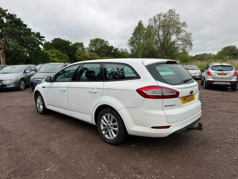 Ford Mondeo Zetec White #5