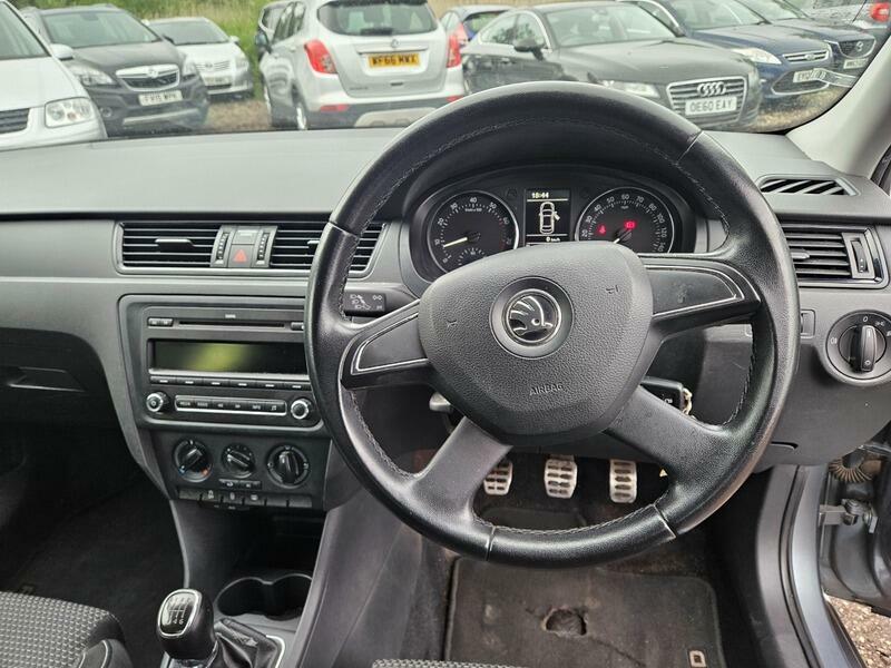Skoda Rapid Se White #12