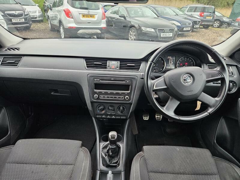 Skoda Rapid Se White #8