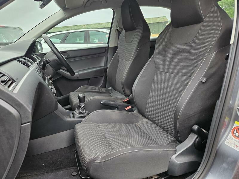 Skoda Rapid Se White #14