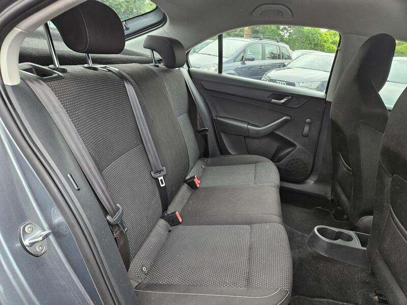 Skoda Rapid Se White #11