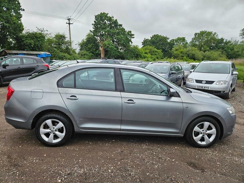 Skoda Rapid Se White #9