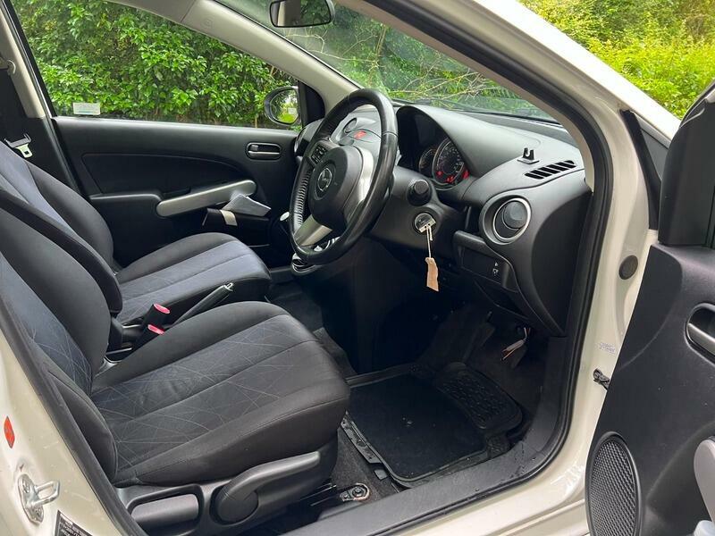 Mazda 2 Tamura White #6