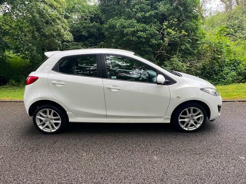 Mazda 2 Tamura White #4