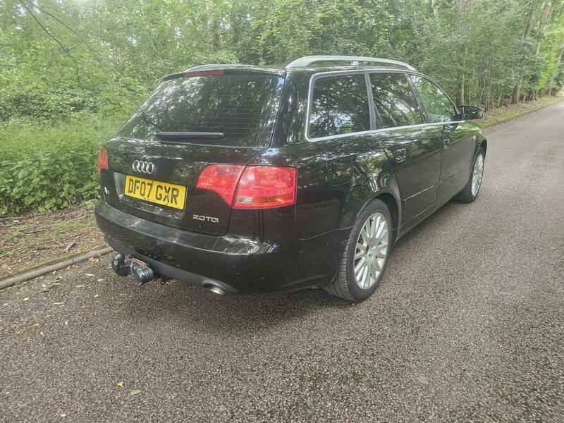 Audi A4 Avant Se Black #5