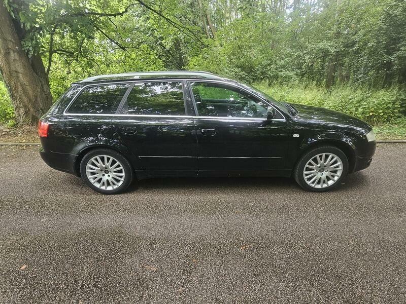 Audi A4 Avant Se Black #3