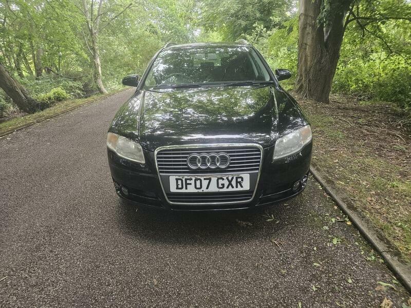 Audi A4 Avant Se Black #2