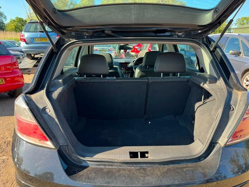 Vauxhall Astra 1.8I 16V Design Silver #9