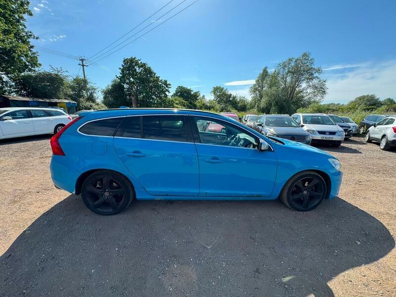 Volvo V60 D2 115 R Design Black #7