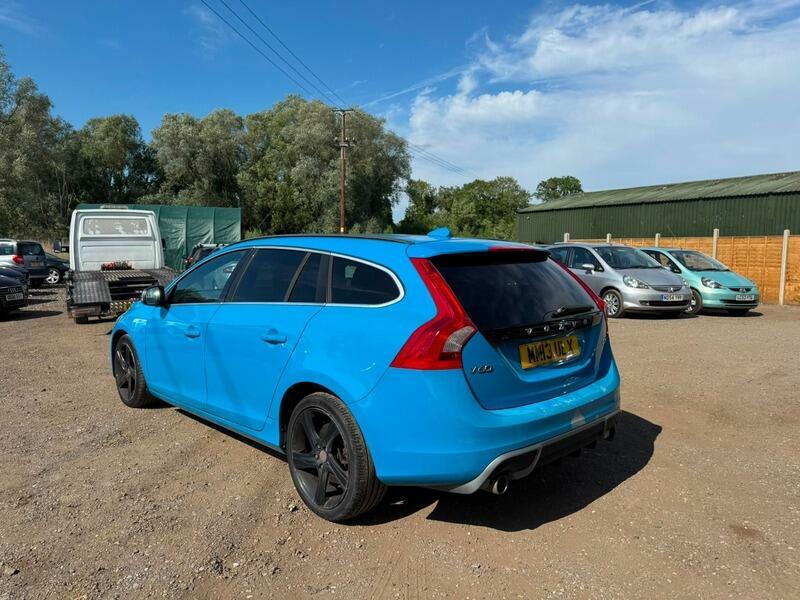 Volvo V60 R-design Nav Blue #4