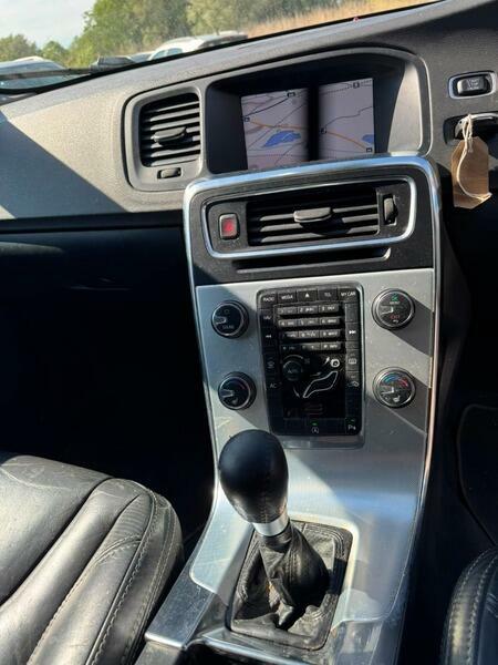Volvo V60 D2 115 R Design Black #14