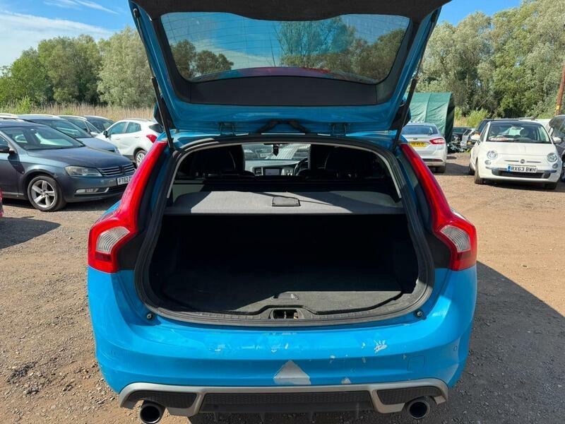 Volvo V60 D2 115 R Design Black #8
