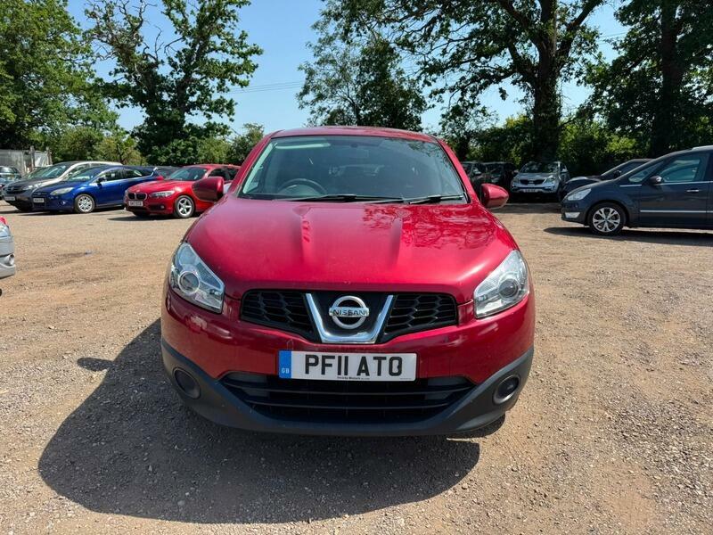 Nissan Qashqai+2 Visia Red #2