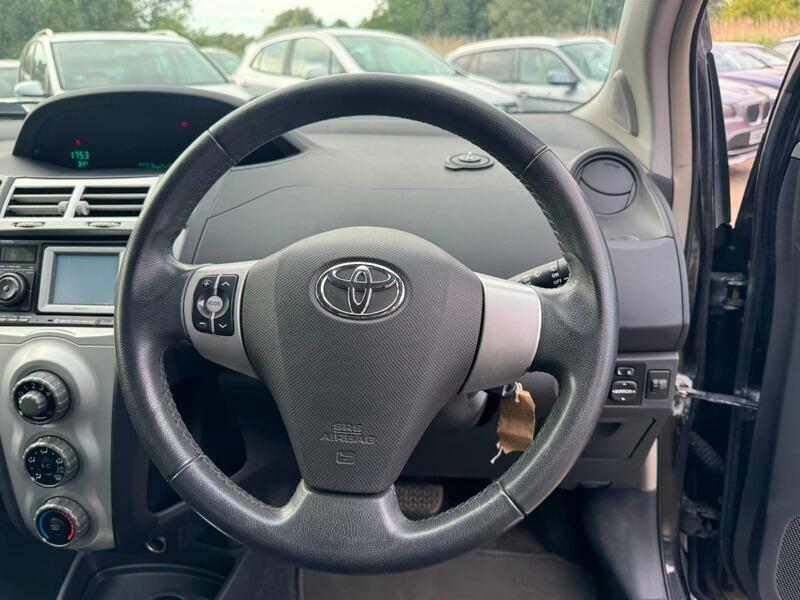 Toyota Yaris 1.3L Tr Mm Black #13